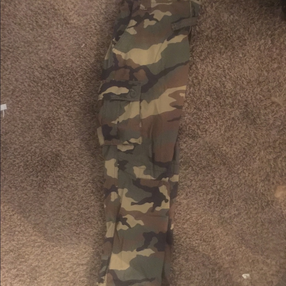 Men’s cammo pants.